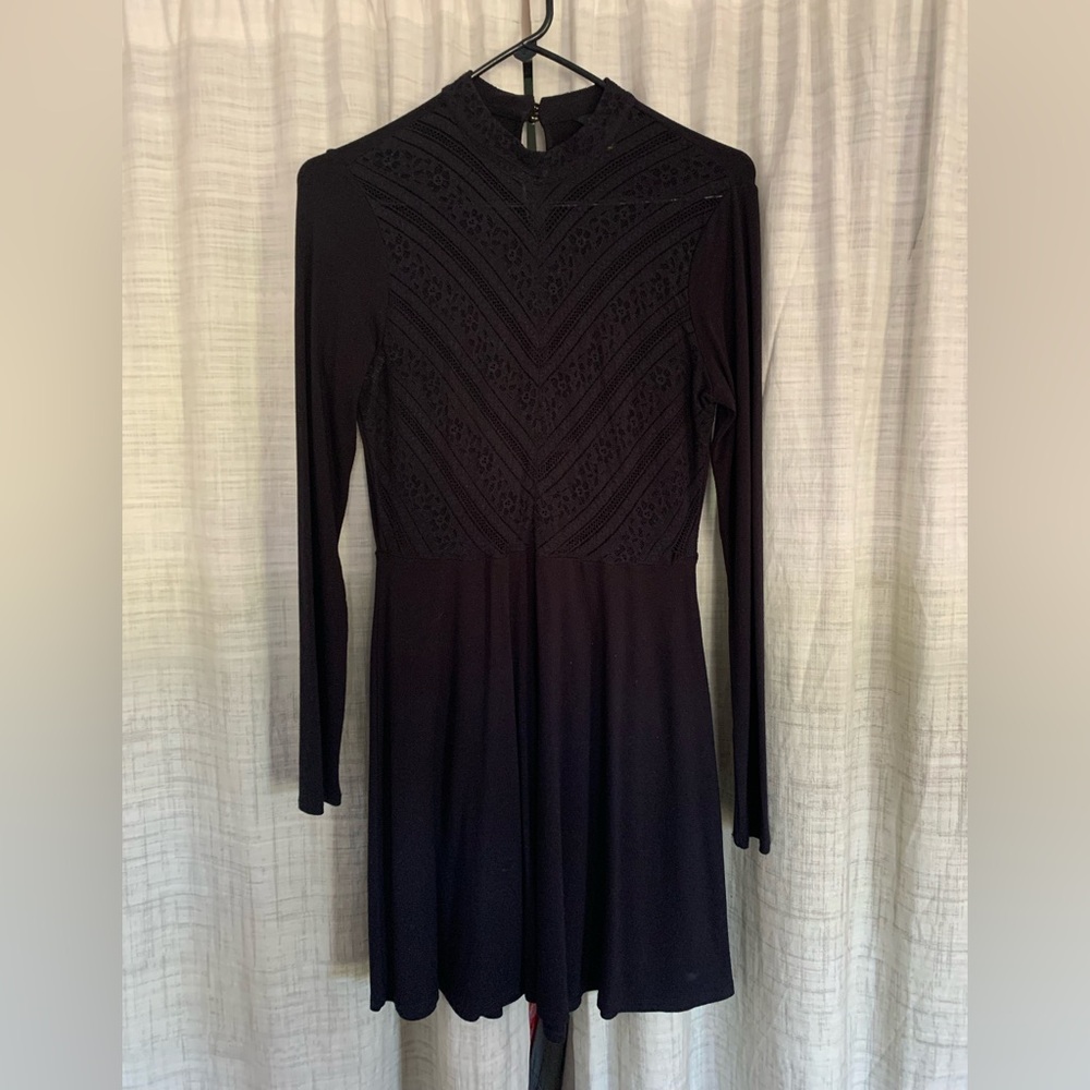 Forever 21 Medium Black Mockneck Long Sleeve Dress